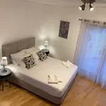 Апартаменты Penthouse 160sqm Wide Terraces Pool View & Private Hot Tub & Parking Албуфейра