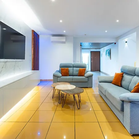 Penthouse 160sqm Wide Terraces Pool View & Private Hot Tub & Parking Apartment Albufeira