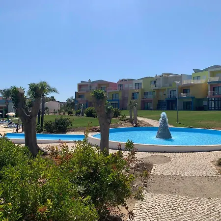 Penthouse 160sqm Wide Terraces Pool View & Private Hot Tub & Parking * Albufeira