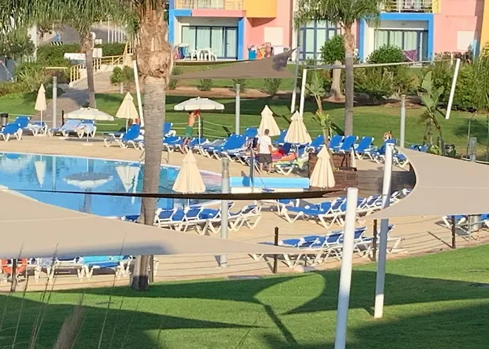 Penthouse 160sqm Wide Terraces Pool View & Private Hot Tub & Parking 公寓 *