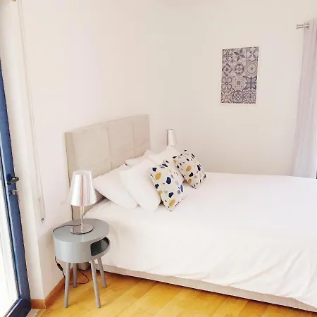 Penthouse 160sqm Wide Terraces Pool View & Private Hot Tub & Parking * Albufeira